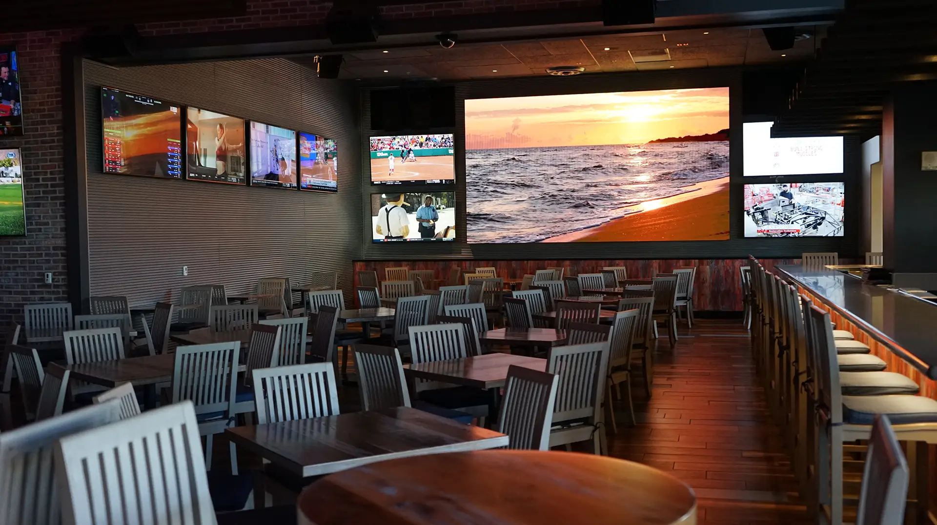 Louis reys bar