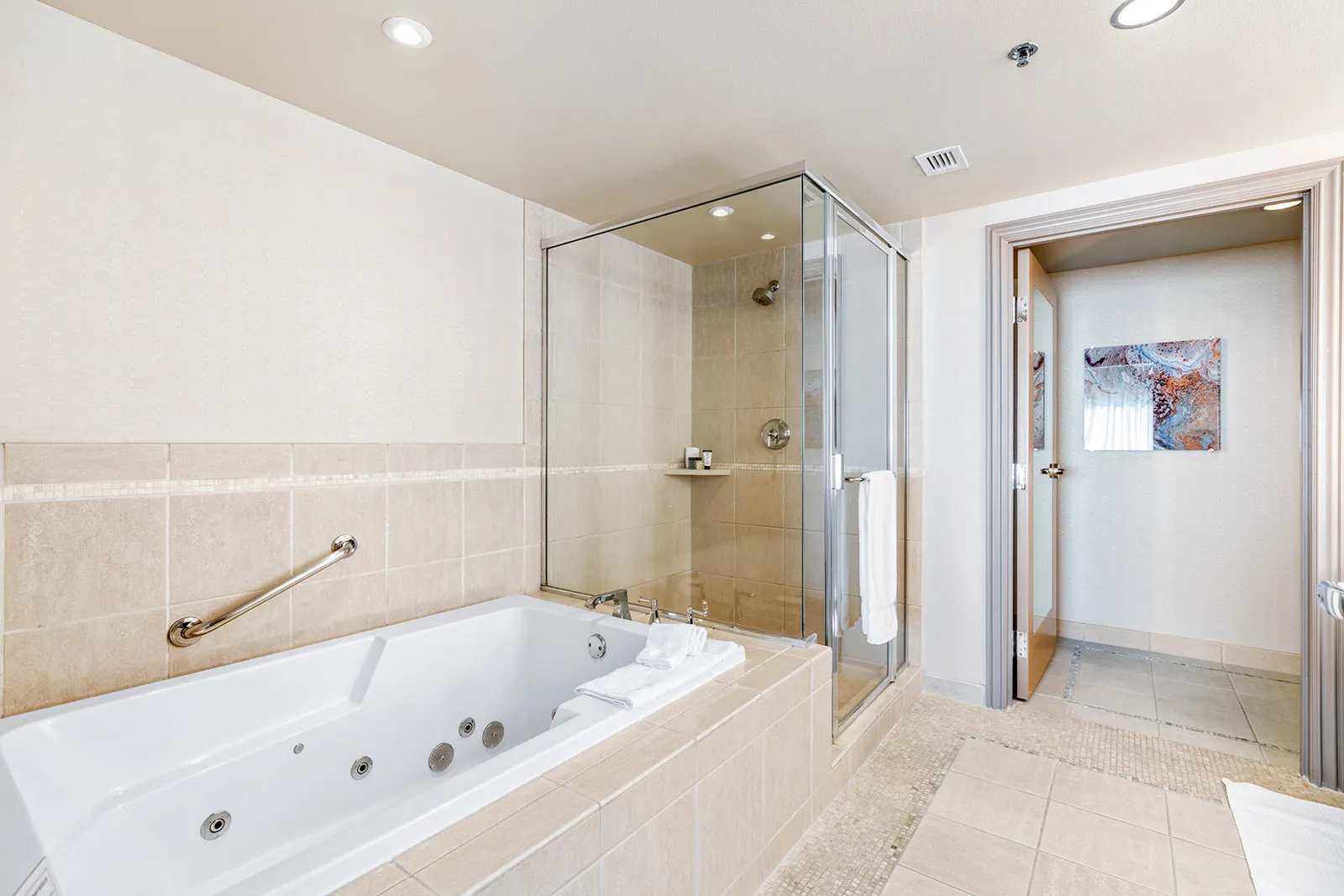 Luxury suite 01