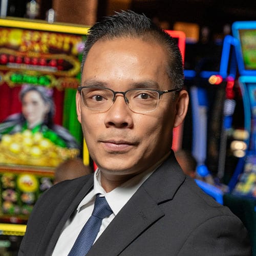Sean chau